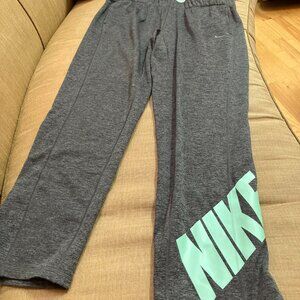 NIKE Women's Therma-Fit Sweatpants Sz. XL